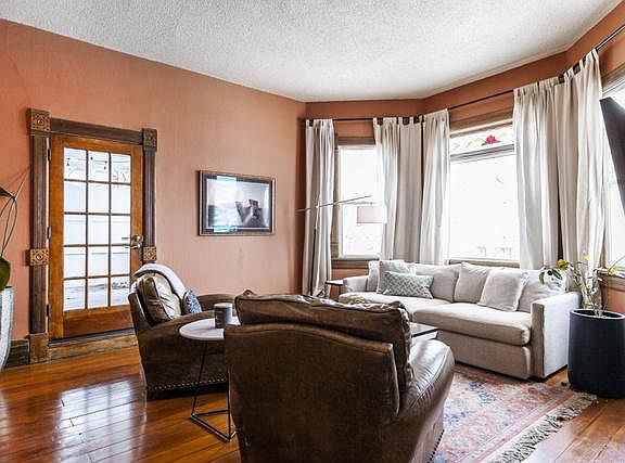 3rd image of 2015 S Douglas St