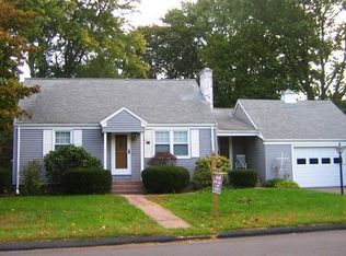 6 Franklin Rd, Cromwell, CT 06416