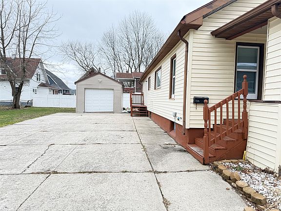 2nd image of 108 S Loder Ave