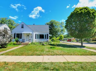 7857 18th Ave, Kenosha, WI 53143