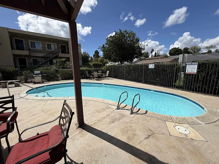 Swimming Pool/Hot Tub/Sauna