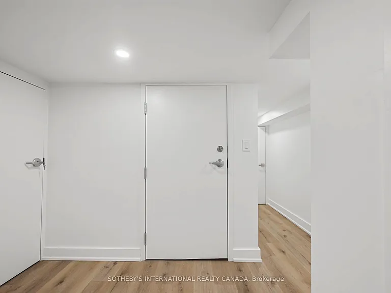 28 Strathgowan Ave #BSMNT — Photo 32