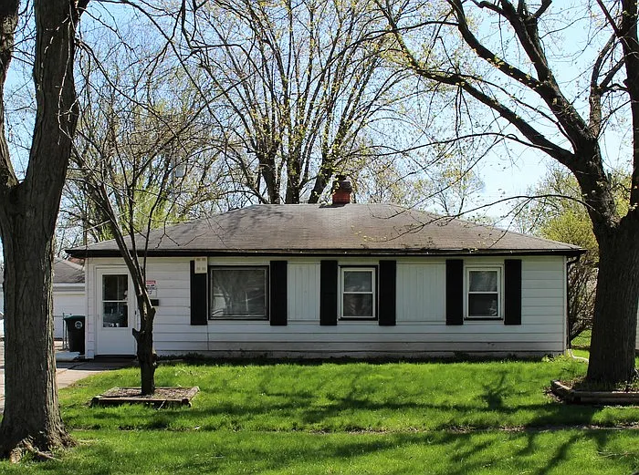 3987 Howard St photo 1