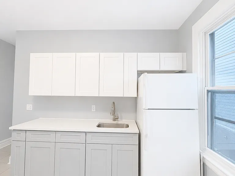 160 Ellis Ave #2 — Photo 3