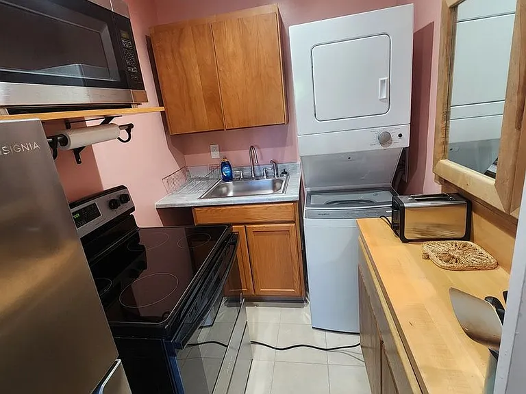 8801 Natalie Ave NE — Photo 1