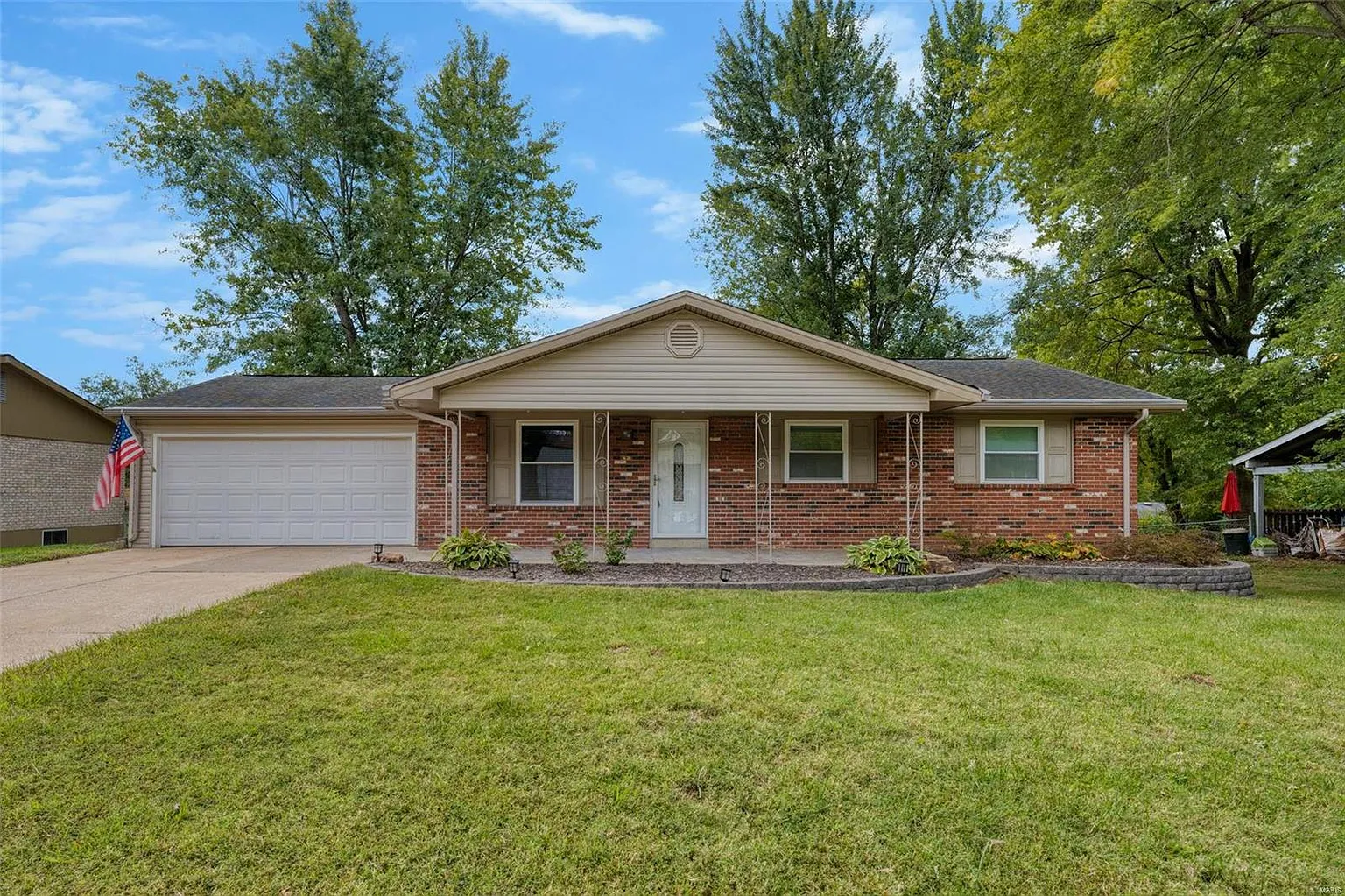 3128 Stonehenge Dr photo 1