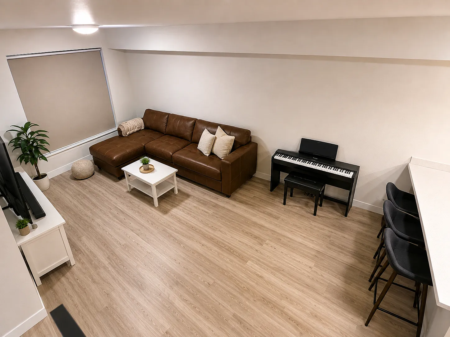 2 bed, 2.5 bath, 1170 sqft, $3,000 — Photo 3