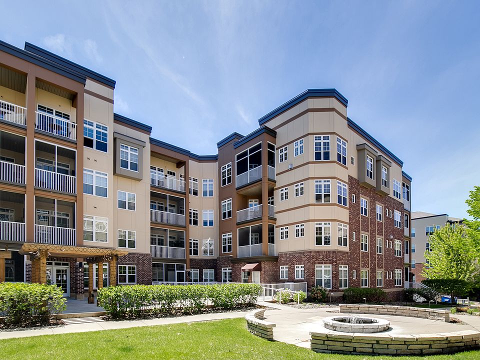 1st image of 2540 38th Ave NE Unit 305