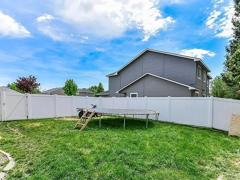 1337 N Gingham Ave — Photo 23