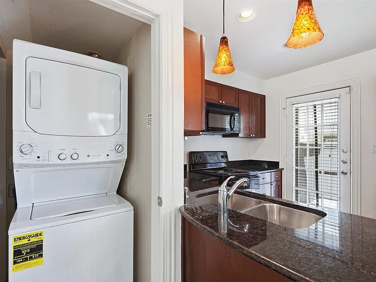 4723 Bradford Dr #B — Photo 14