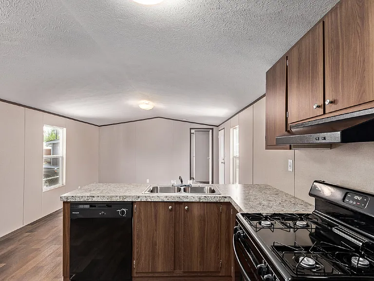 720 4th St #25 — Photo 8