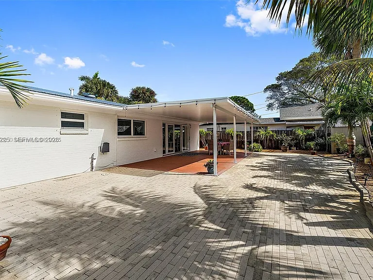 324 Tequesta Dr — Photo 28