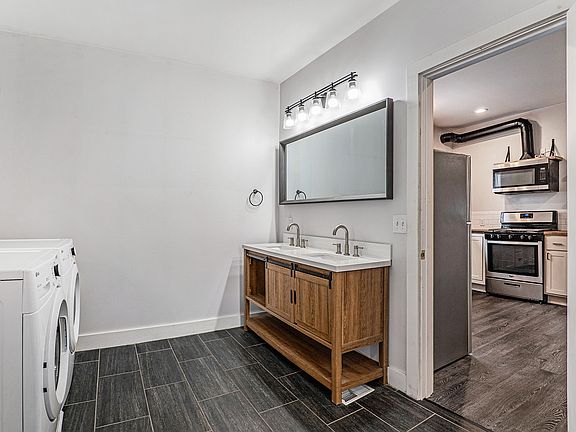 4th image of 1036 Jackson St NW #1