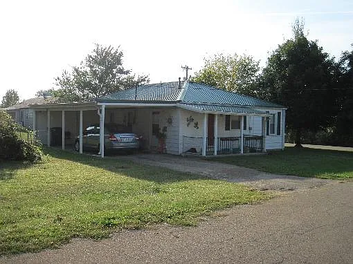 308 Thost St photo 1