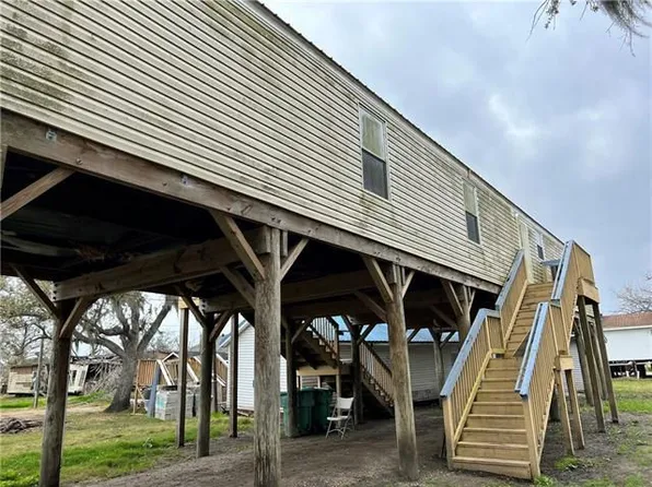 5668 Fisher St, Lafitte, LA 70067