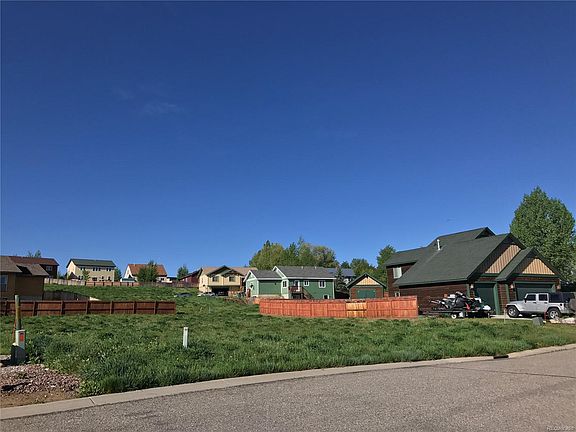 2nd image of 303 Lilac Ct