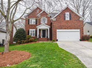 9114 Cameron Wood Dr, Charlotte, NC 28210