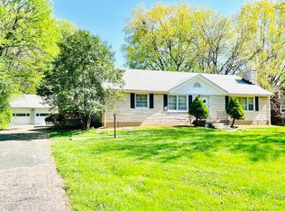 8516 Perry Rd, Lyndon, KY 40222