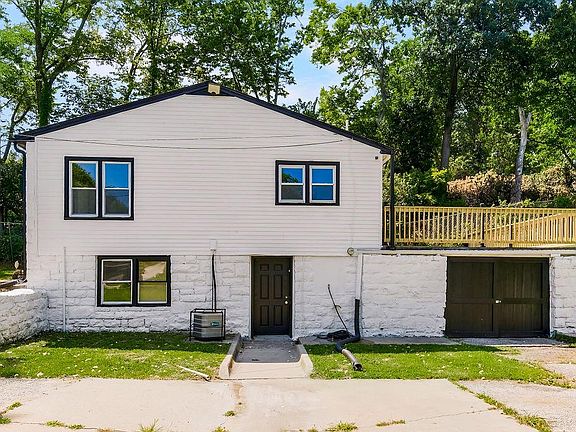 2nd image of 4742 Parkview Ave