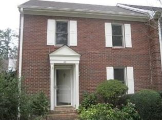 46 Huntington Place Dr, Sandy Springs, GA