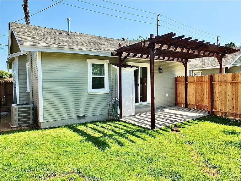 4036 E Vermont St — Photo 51