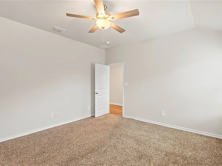 7621 Cowboy Trail Ln — Photo 4