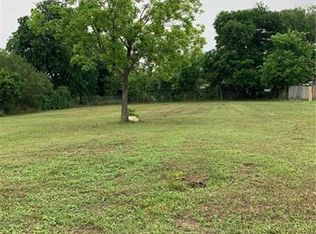401 Troell St, Seguin, TX 78155