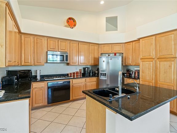 2nd image of 3838 Biltmore Bay St