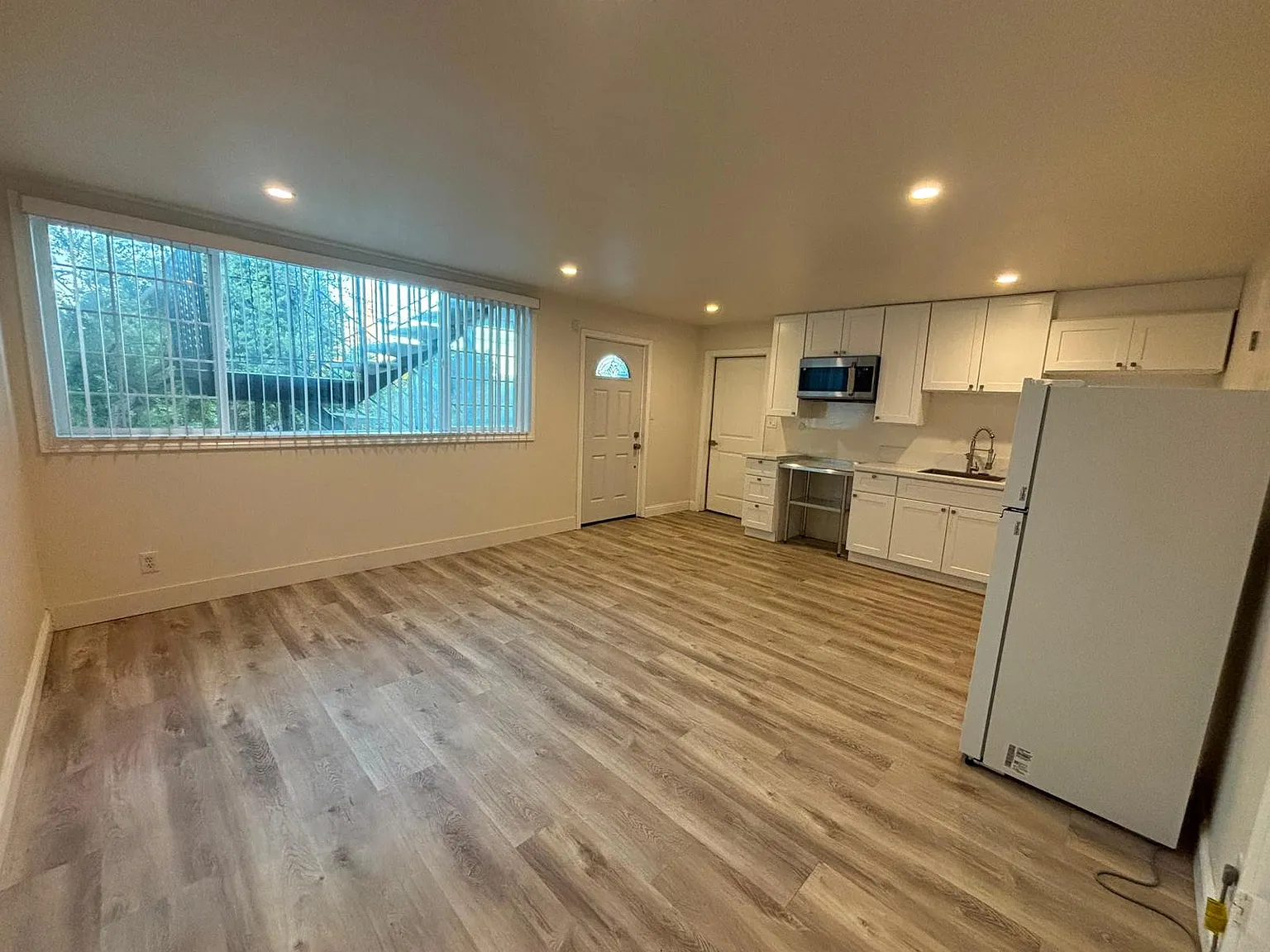 Studio, $1,650 — Photo 2