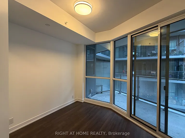 10 Park Lawn Rd #522 — Photo 18
