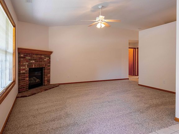 3rd image of 4006 Mistletoe Ct