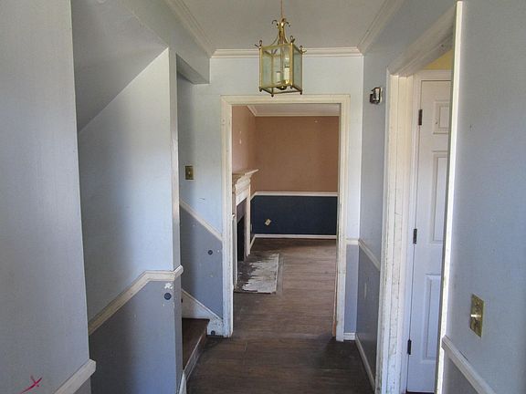 2nd image of 403 N 1st St