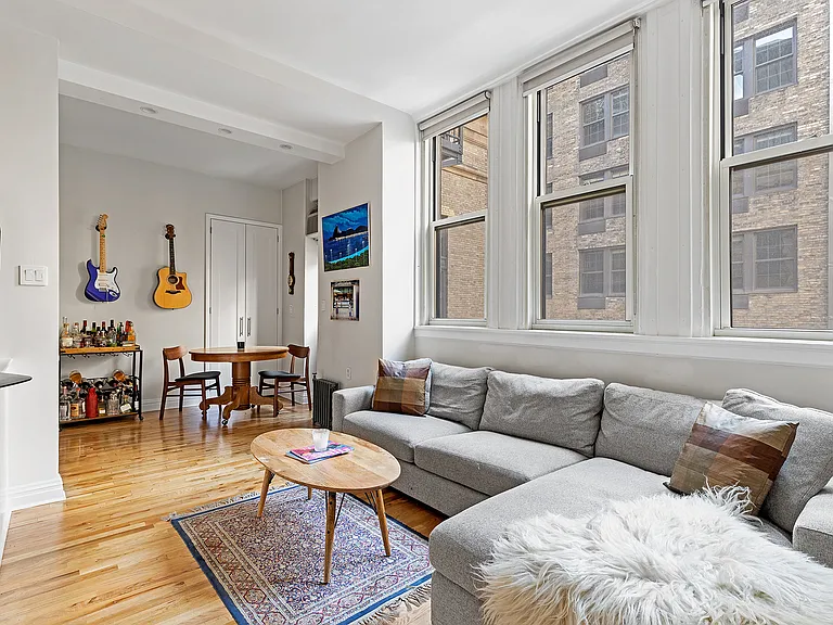 4 Lexington Ave #8H — Photo 1