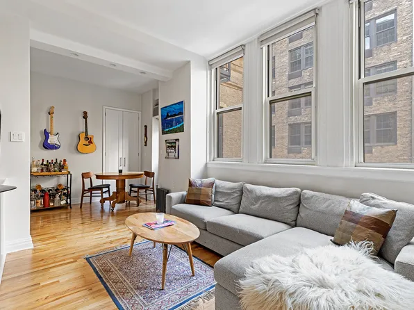 4 Lexington Avenue image 1 of 5