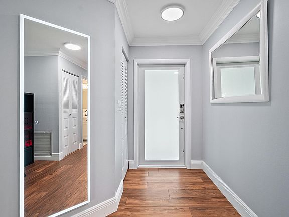 3rd image of 8951 Lake Park Circle