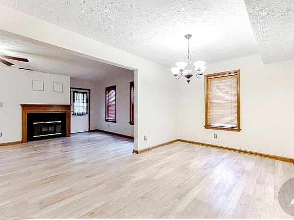 5th image of 23386 Black Oak Ct