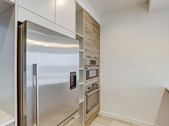 4th image of 3600 Montrose Blvd Unit 1007