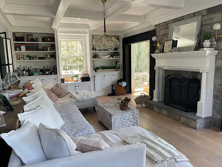 88 Dutchess Blvd — Photo 14