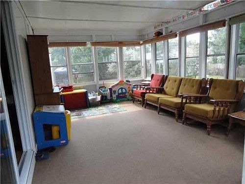 3rd image of 1144 Meadowbrook Ln
