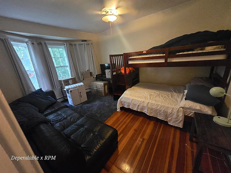 19-21 Granville Rd. — Photo 20