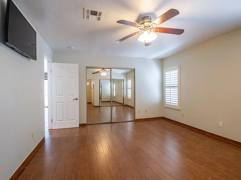 1321 Del Mar St #3 — Photo 12