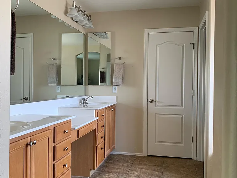 3668 E Parkview Dr — Photo 8