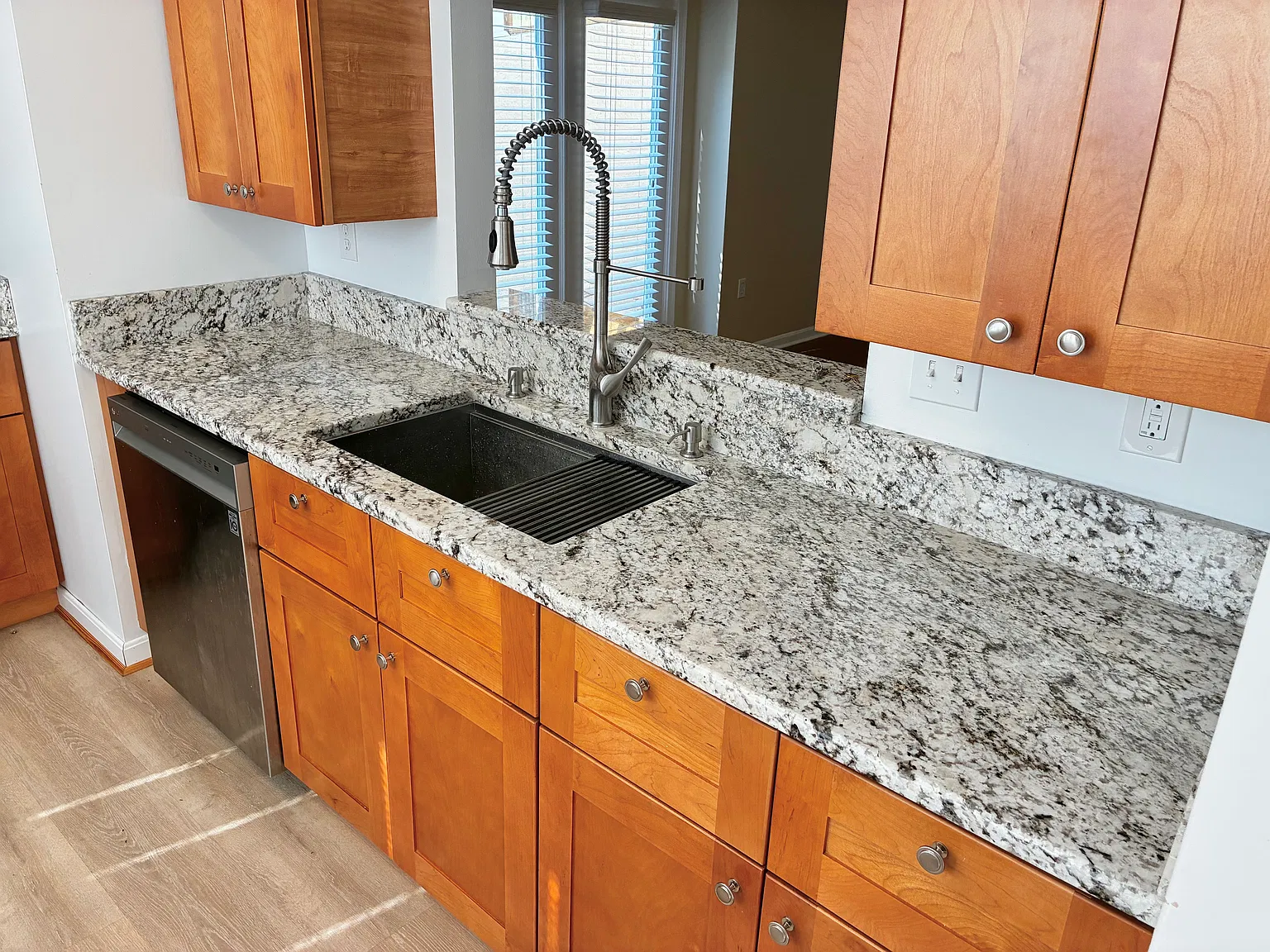 2 bed, 2.5 bath, 1312 sqft, $1,950 — Photo 4