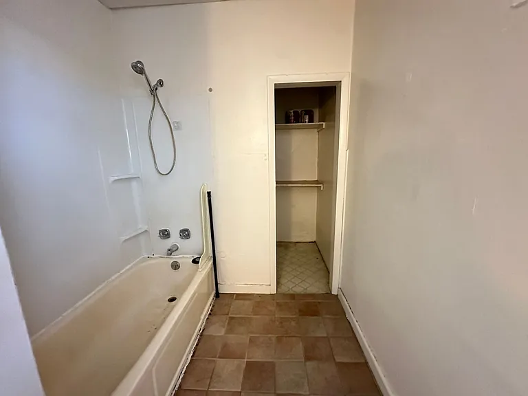 137 Park St — Photo 13