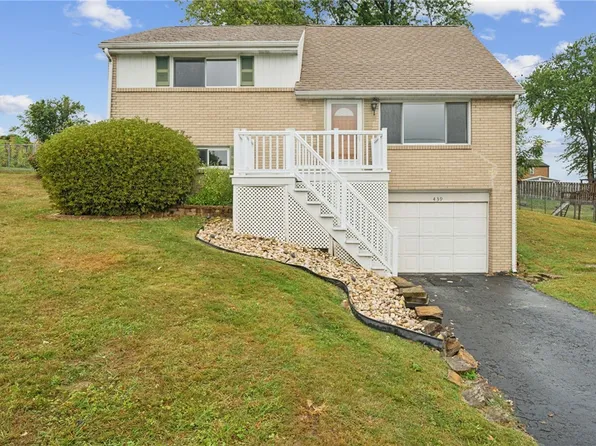 439 Regency Dr, Pittsburgh, PA 15239