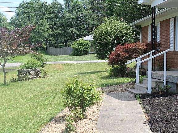 5th image of 249 Lynnwood Dr