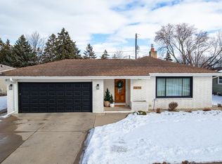 1078 Meadow Ln, Neenah, WI 54956