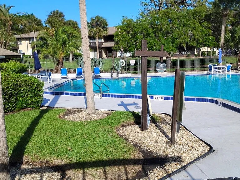 58 Club House Dr #108 — Photo 13