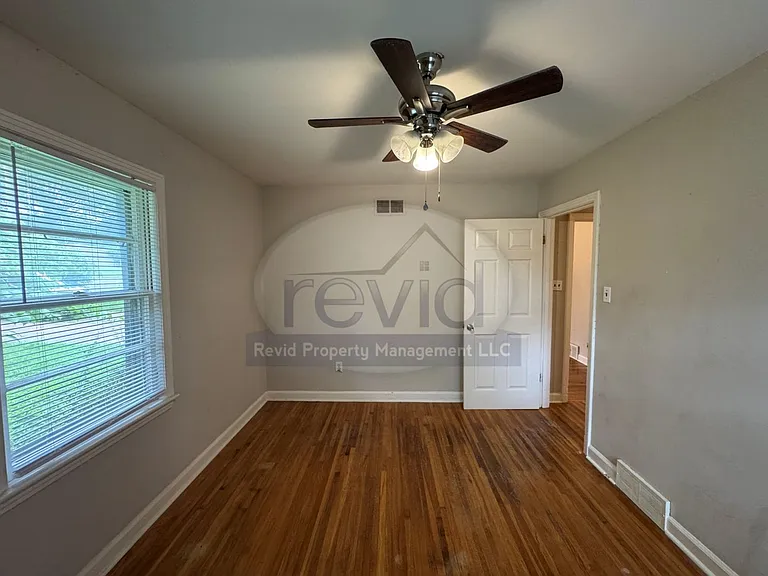 1356 Mount Moriah Rd — Photo 9