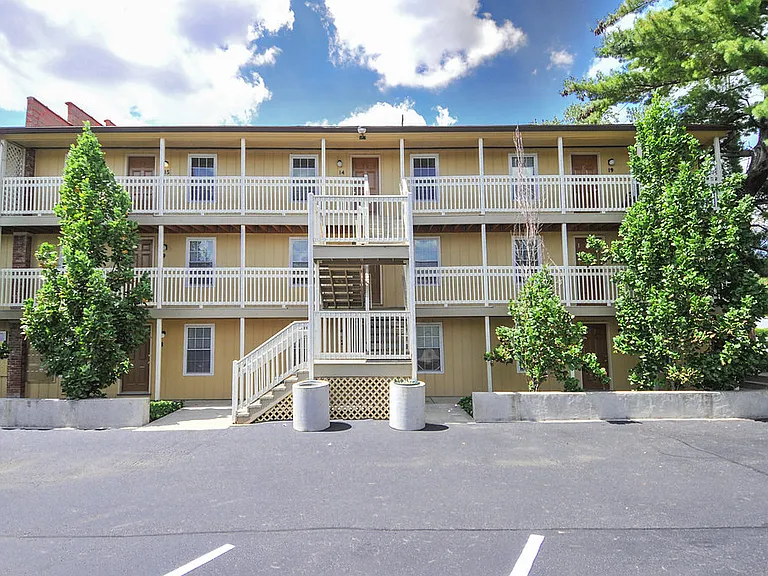 1870 Frankfort Ave #4 — Photo 1